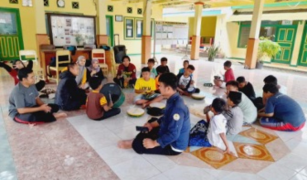 Pelatihan Rebana PKM KKN 2023