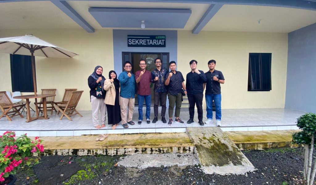 Kerja Sama STEMBI Al Aziziyah dengan Google Indonesia dan PT. Datasrip